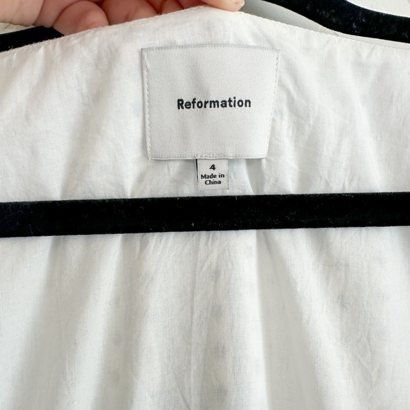 Reformation | Cherise 100% Linen Floral Puff Sleeve Midi Dress‎ in Cindy Blue - Picture 8 of 9